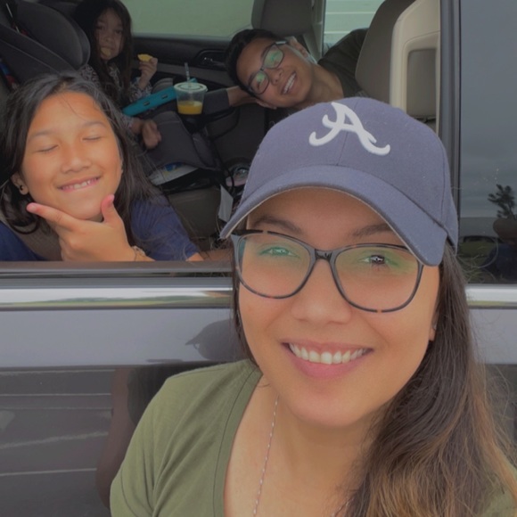 Meet your Posher, Michelle - Picture 2 of 3